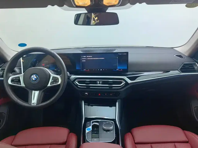 BMW i4 — Фото автомобиля 7