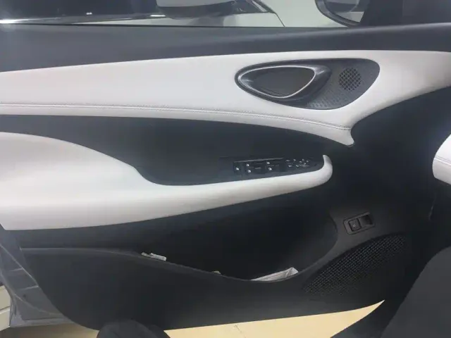 BYD Seal 05 DM-i — Фото автомобиля 7