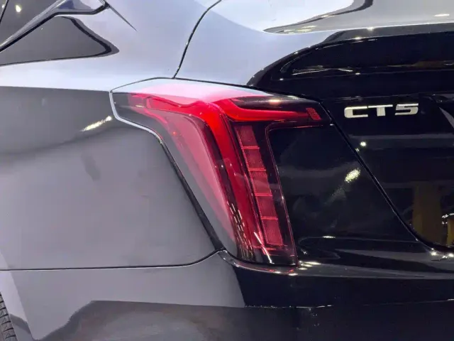 Cadillac CT5 — Фото автомобиля 8