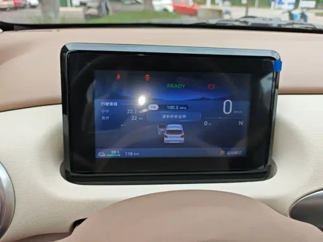 Wuling Hongguang Mini EV — Фото автомобиля 11