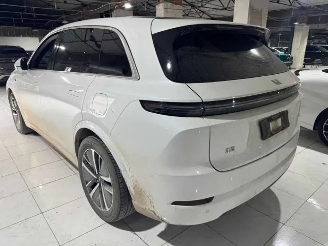 Li Auto L7 — Фото автомобиля 9