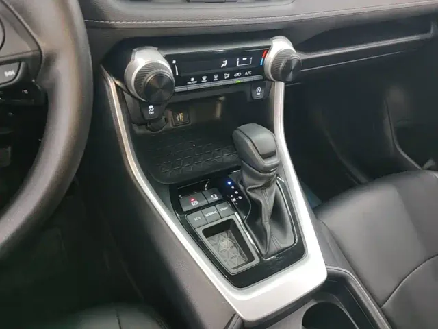 Toyota RAV4 — Фото автомобиля 13
