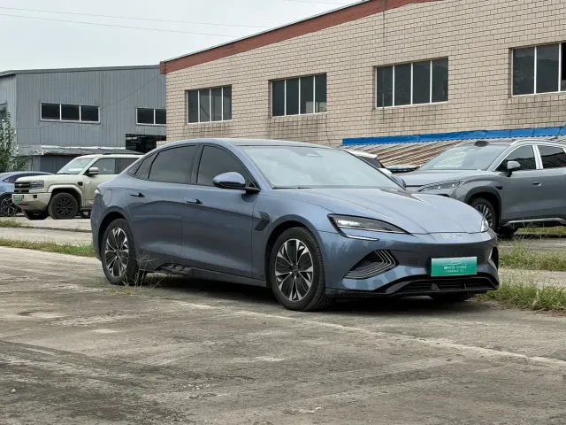 BYD Seal 2022 550km Standard Range RWD Premium — Фото автомобиля 3