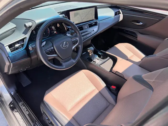 Lexus ES — Фото автомобиля 9