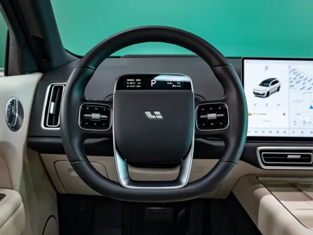 Li Auto L9 — Фото автомобиля 19