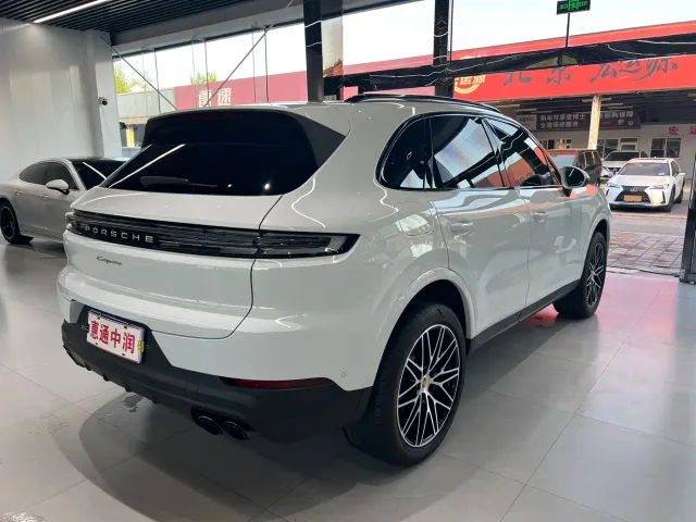 Porsche Cayenne — Фото автомобиля 7