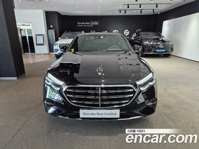 Mercedes-Benz E-Class — Фото автомобиля 3