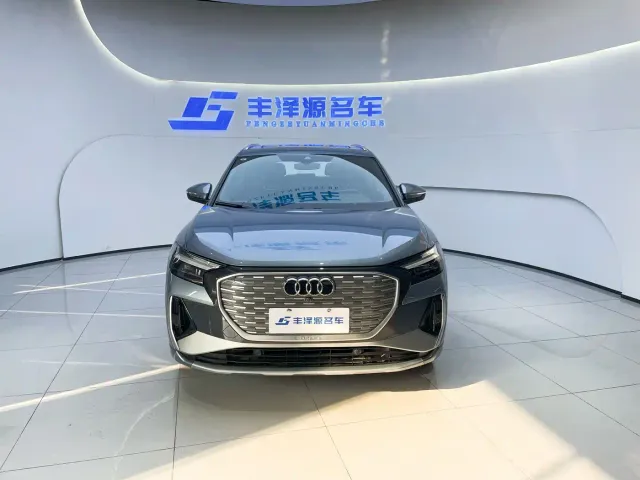 Audi Q4 e-tron — Фото автомобиля 2