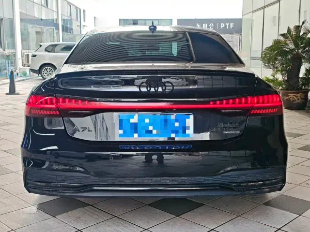 Audi A7L — Фото автомобиля 5