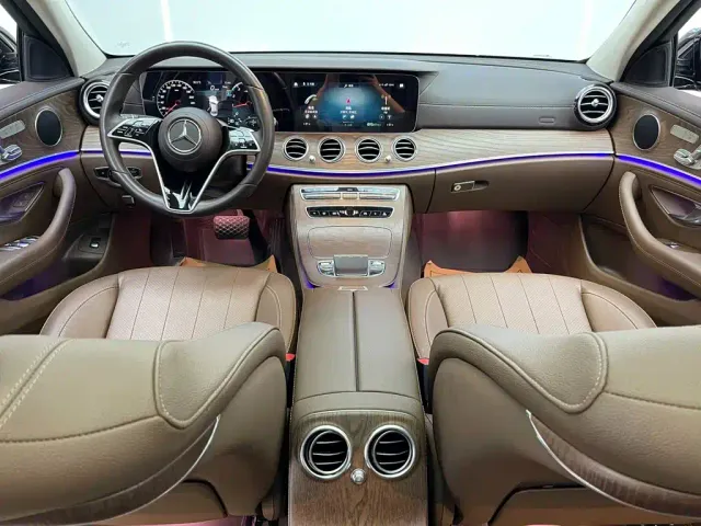 Mercedes-Benz E-Class — Фото автомобиля 21
