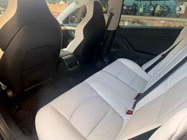 Tesla Model 3 — Фото автомобиля 7