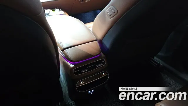 Genesis GV70 — Фото автомобиля 28