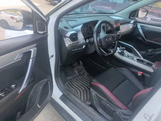 Geely Binyue — Фото автомобиля 11