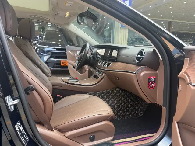Mercedes-Benz E-Class — Фото автомобиля 8