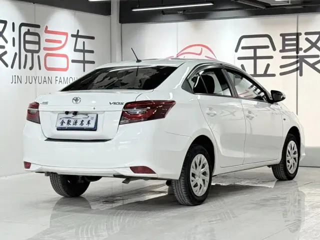 Toyota Vios — Фото автомобиля 6