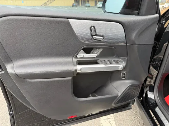 Mercedes-Benz GLB-Class — Фото автомобиля 11