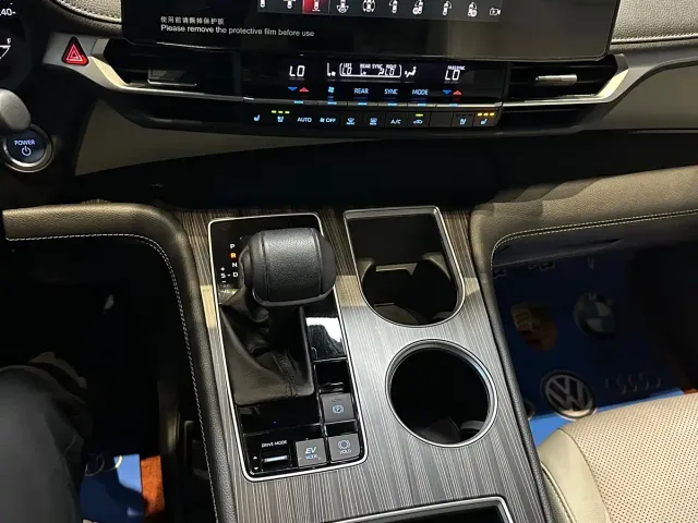 Toyota Sienna — Фото автомобиля 16
