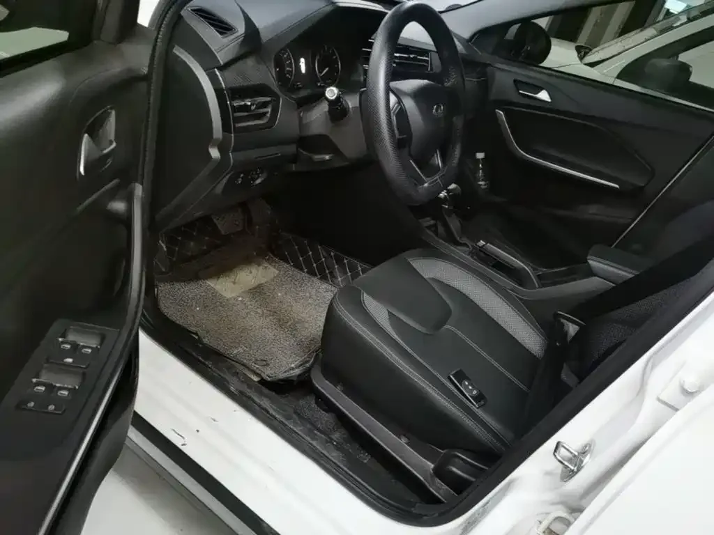 Chery Tiggo 3x 2024 1.5L CVT Excellence — Фото автомобиля 15
