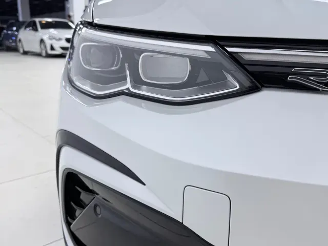 Volkswagen Golf — Фото автомобиля 7