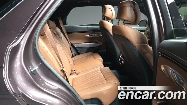 Genesis GV70 — Фото автомобиля 12
