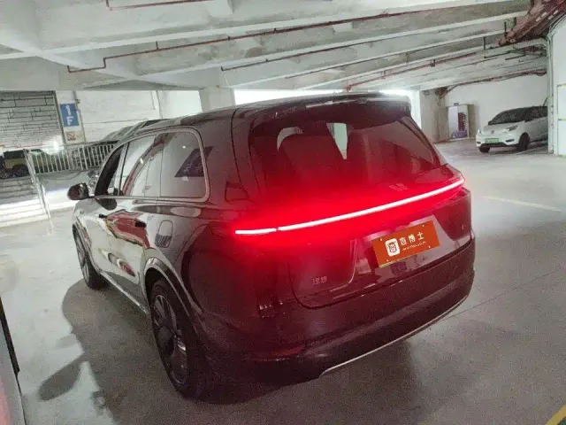 Li Auto L9 — Фото автомобиля 6