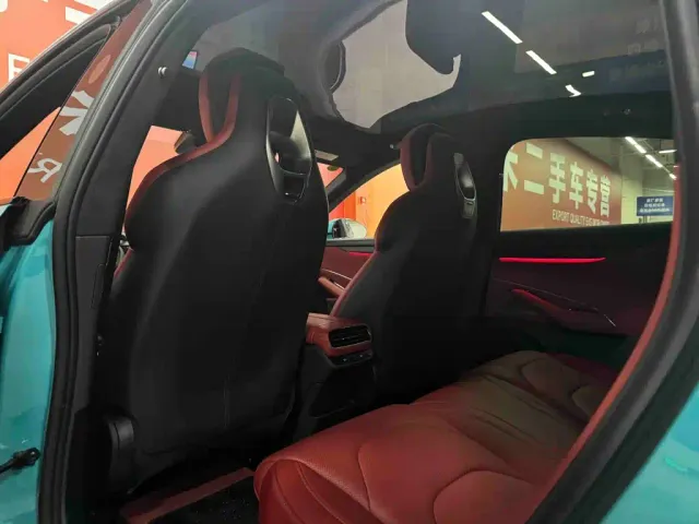 Xiaomi SU7 — Фото автомобиля 13