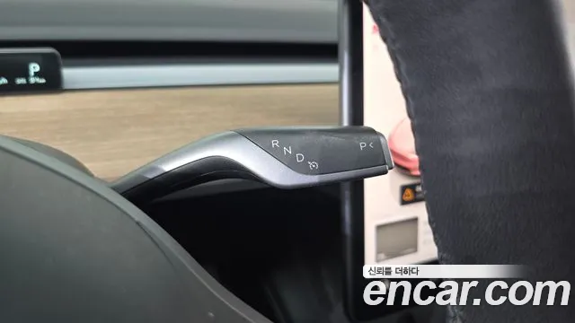 Tesla Model Y — Фото автомобиля 6
