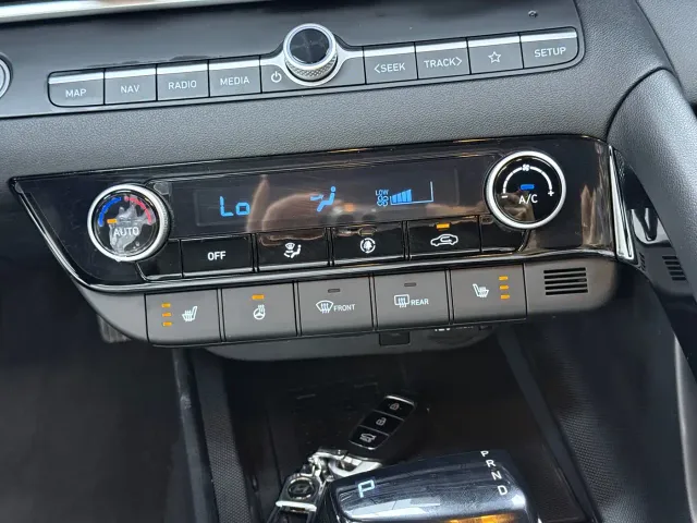 Hyundai Elantra — Фото автомобиля 5