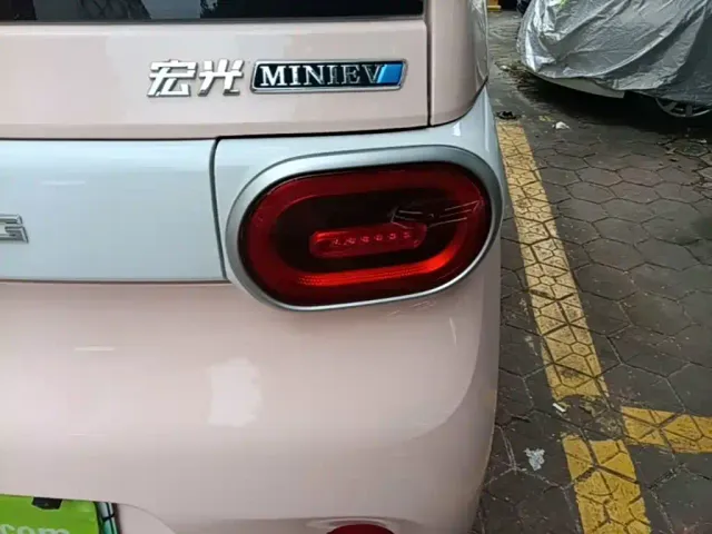 Wuling Hongguang Mini EV — Фото автомобиля 7