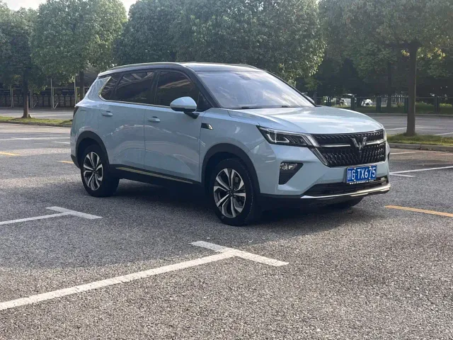 Wuling Asta — Фото автомобиля 8