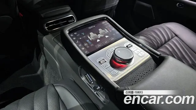 Genesis G90 Бензин 3.5 турбо AWD — Фото автомобиля 9