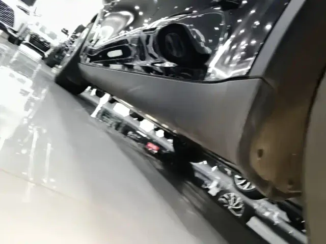 Tesla Model Y — Фото автомобиля 21