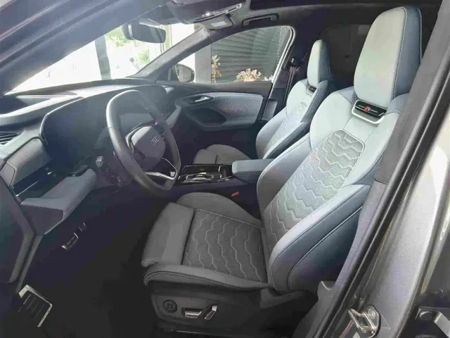 Audi Q6L e-tron — Фото автомобиля 4