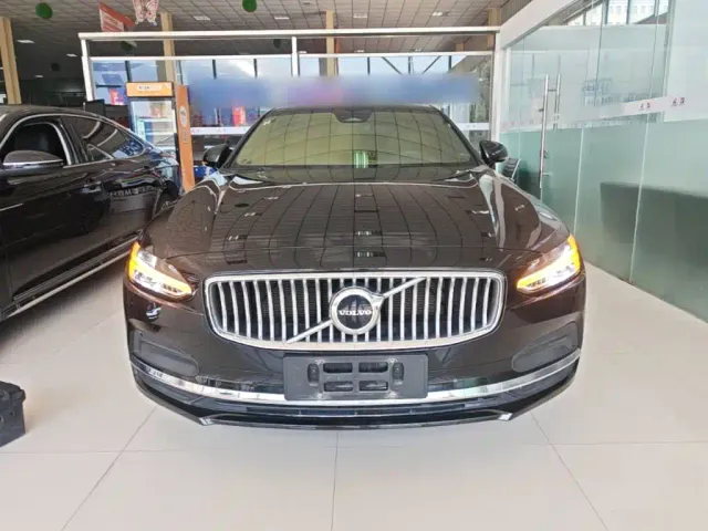 Volvo S90 — Фото автомобиля 2
