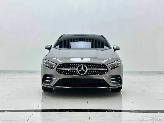 Фотография автомобиля — Mercedes-Benz A-Class