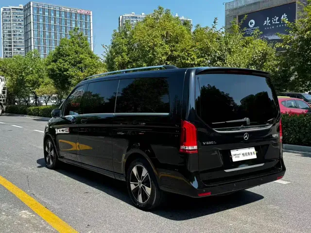 Mercedes-Benz V-Class — Фото автомобиля 4
