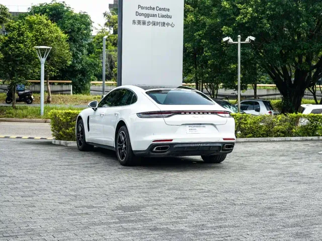 Porsche Panamera — Фото автомобиля 15