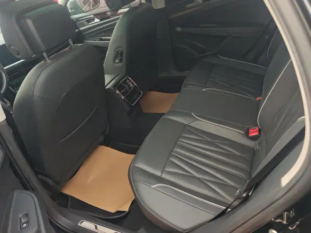 Volkswagen Passat — Фото автомобиля 11