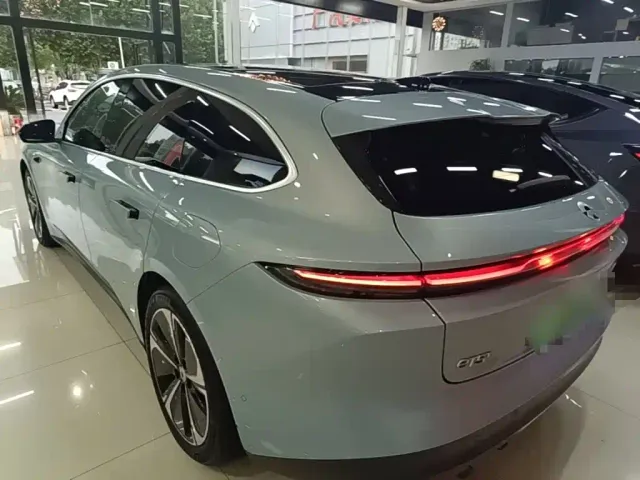 Nio ET5 Touring — Фото автомобиля 4