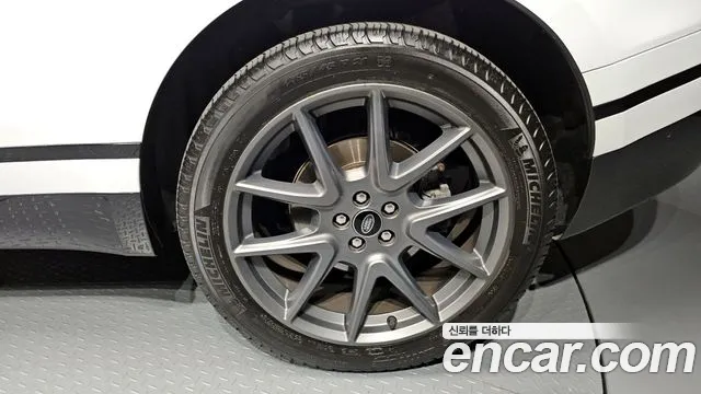 Land Rover Range Rover Velar — Фото автомобиля 21