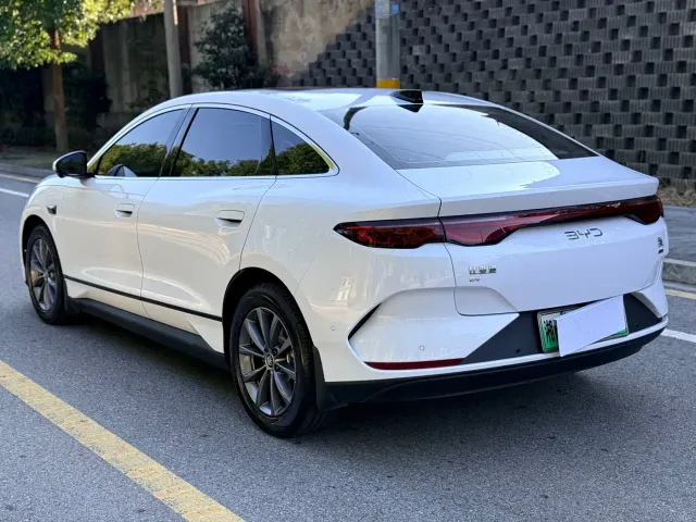 BYD Qin L — Фото автомобиля 6