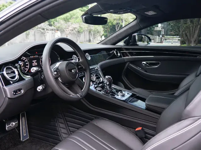 Bentley Continental — Фото автомобиля 13