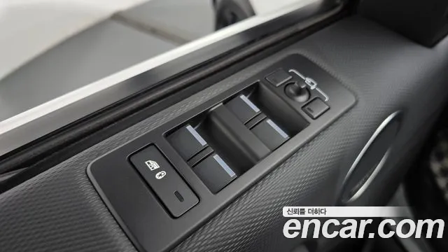 Land Rover Discovery — Фото автомобиля 28
