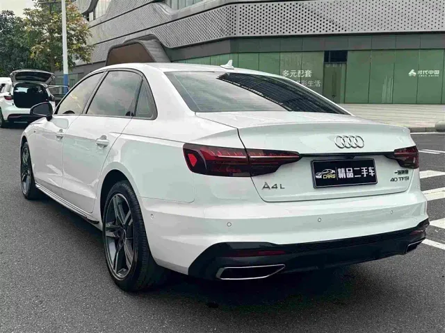 Audi A4L — Фото автомобиля 9