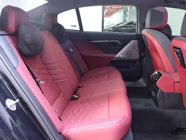 BMW 5 Series — Фото автомобиля 22