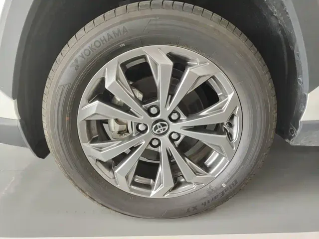 Toyota RAV4 — Фото автомобиля 22