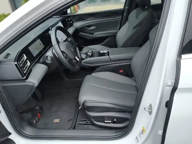 BYD Qin L — Фото автомобиля 14