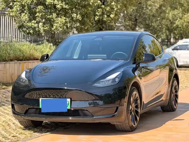 Фотография автомобиля — Tesla Model Y