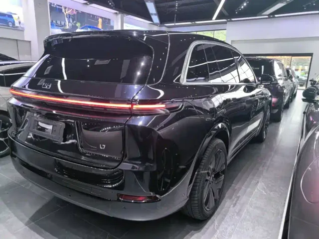 Li Auto L7 — Фото автомобиля 6