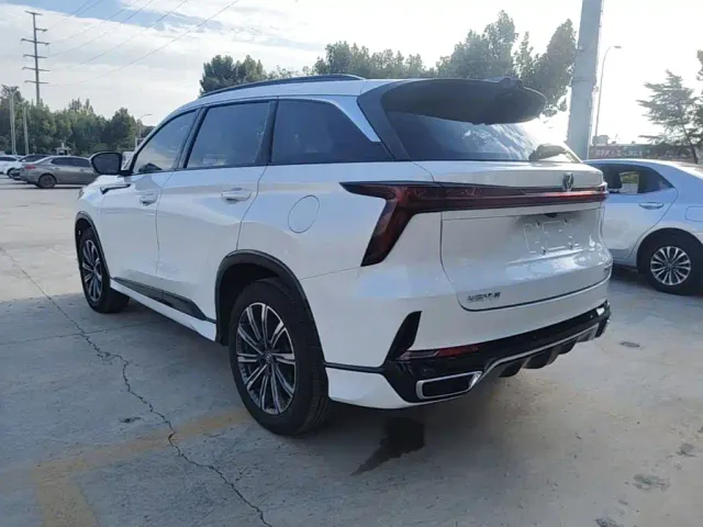 Changan CS75 Plus — Фото автомобиля 4